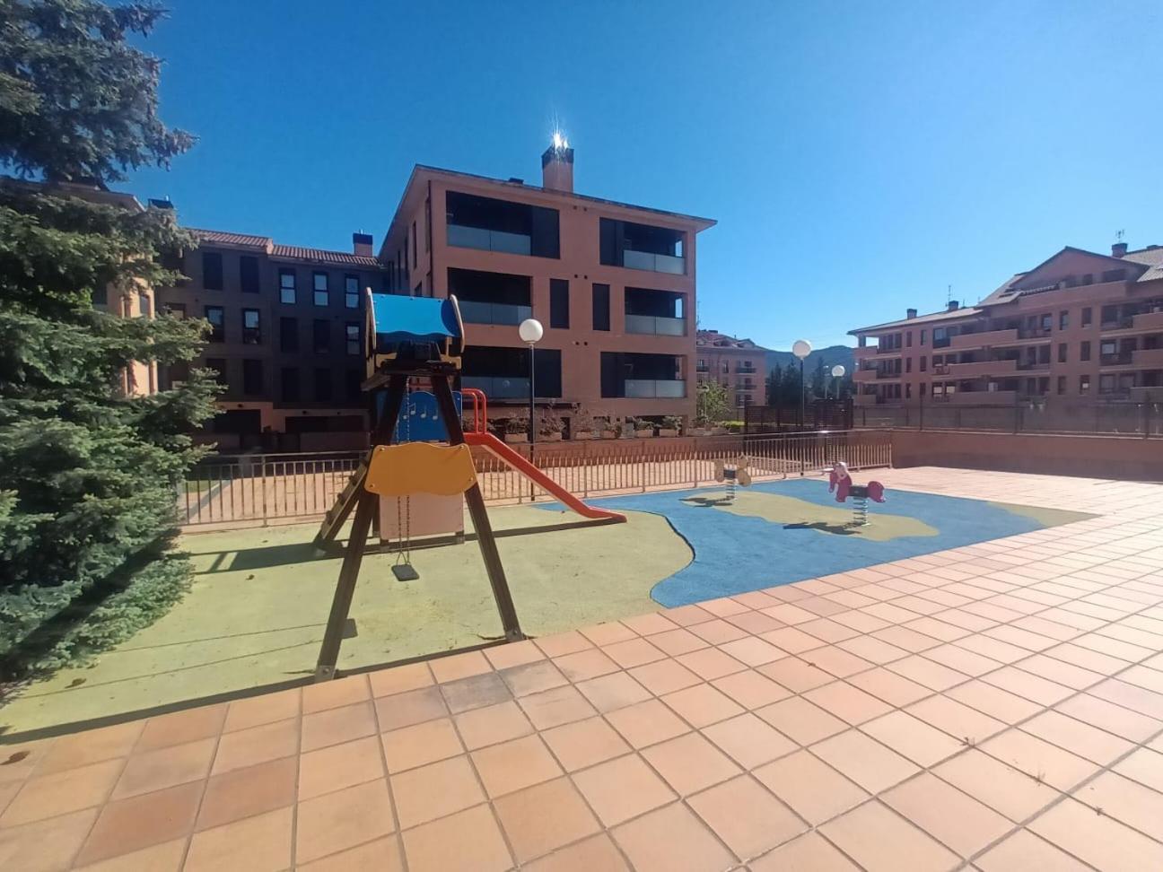 Camino Santiago Etxea Apartment Jaca Bagian luar foto