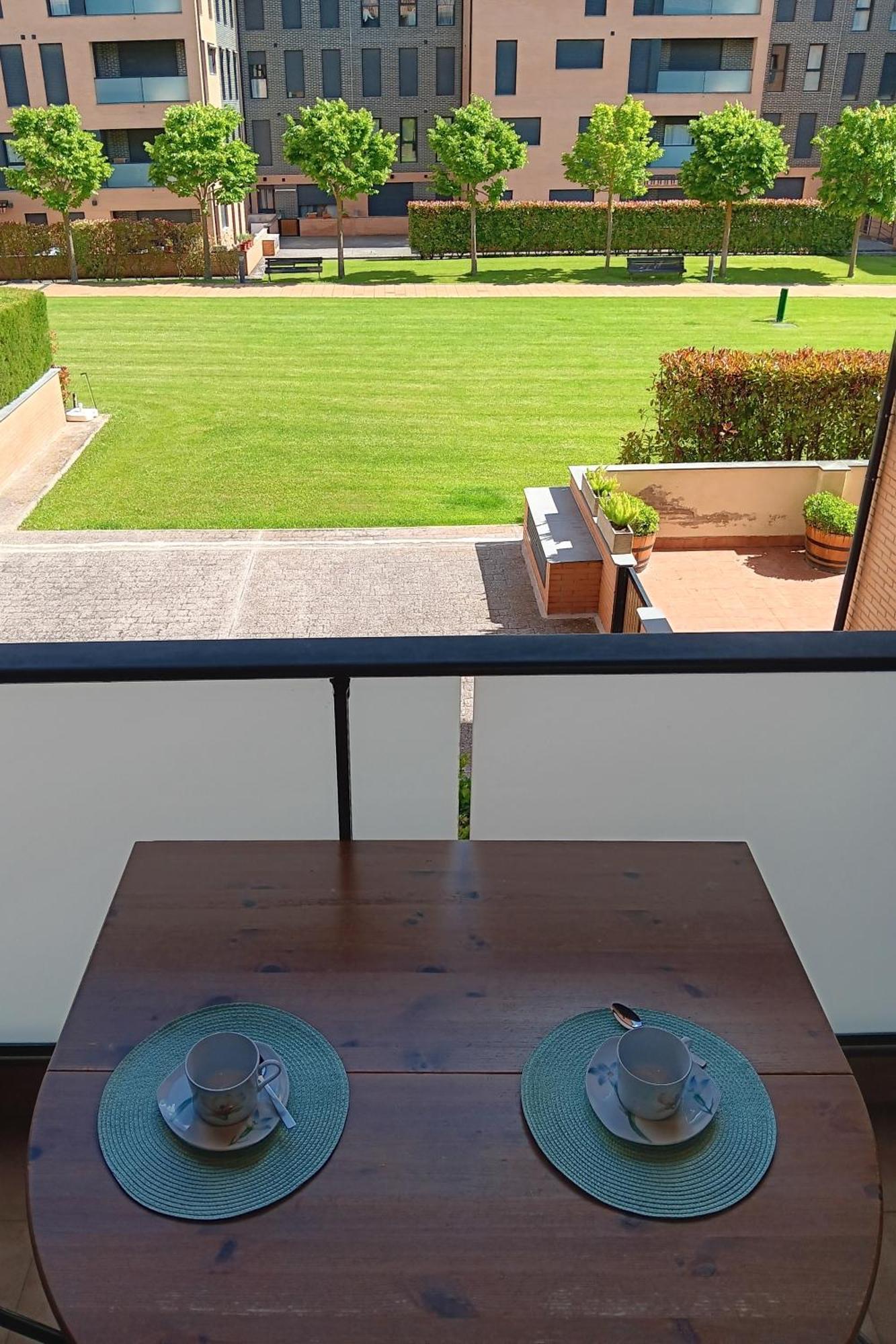 Camino Santiago Etxea Apartment Jaca Bagian luar foto